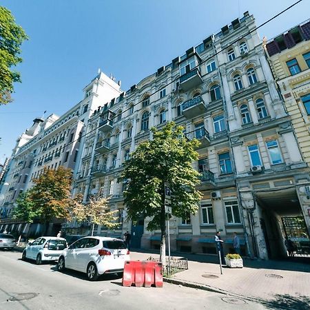 VIP near Premier Palace&Arena city Kiev Exterior foto